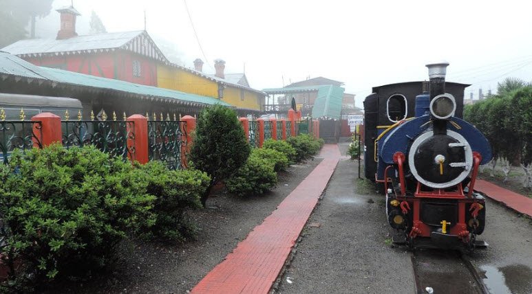 Ghum Railway Museum, Darjeeling, West Bengal - Vushii.com Ghum Railway Museum, Darjeeling, West Bengal - Vushii.com